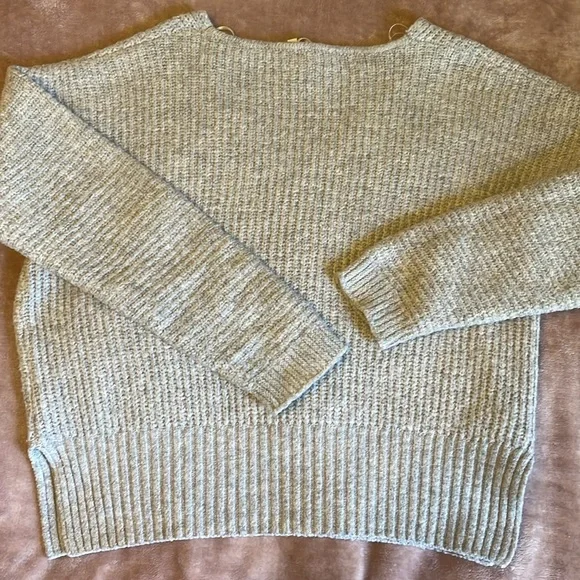 Sweater - Picture 4 of 4